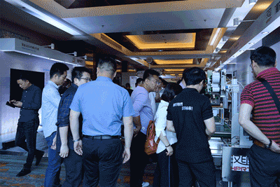 科技满分解锁2019BBIN宝盈集团科技大会_9.gif